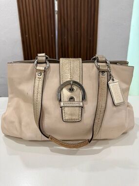 Coach Soho East West Tote Cream Leather Metallic Trim Satchel Shoulder Bag Purse